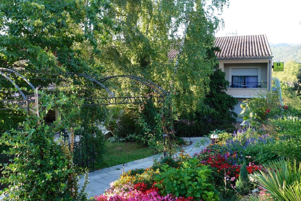 Logis Hotel Restaurant La Porte Des Cevennes Anduze Exterior photo